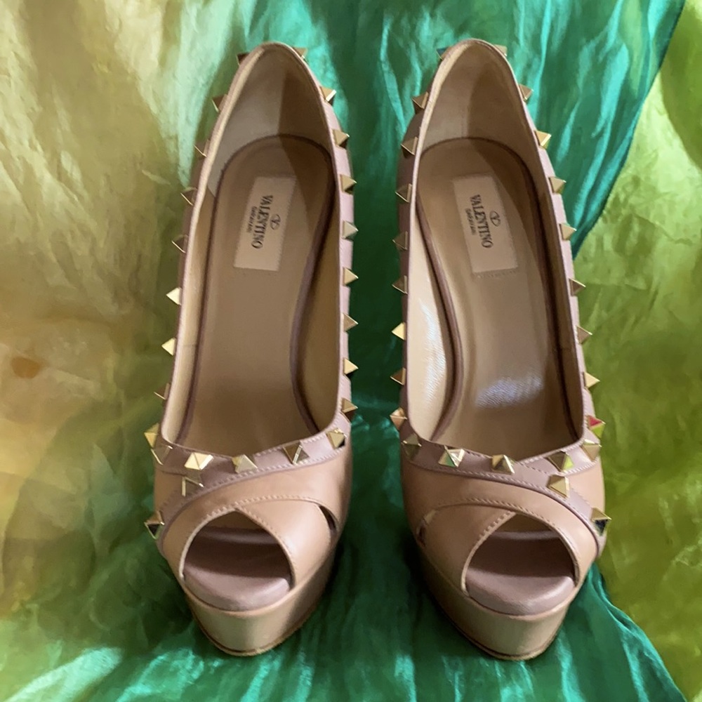 Valentino nude peep toe platform pump heel 39